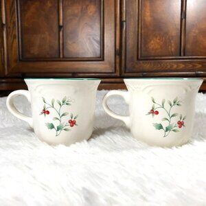 NWOT Pfaltzgraff Winterberry Set of 2 Teacups